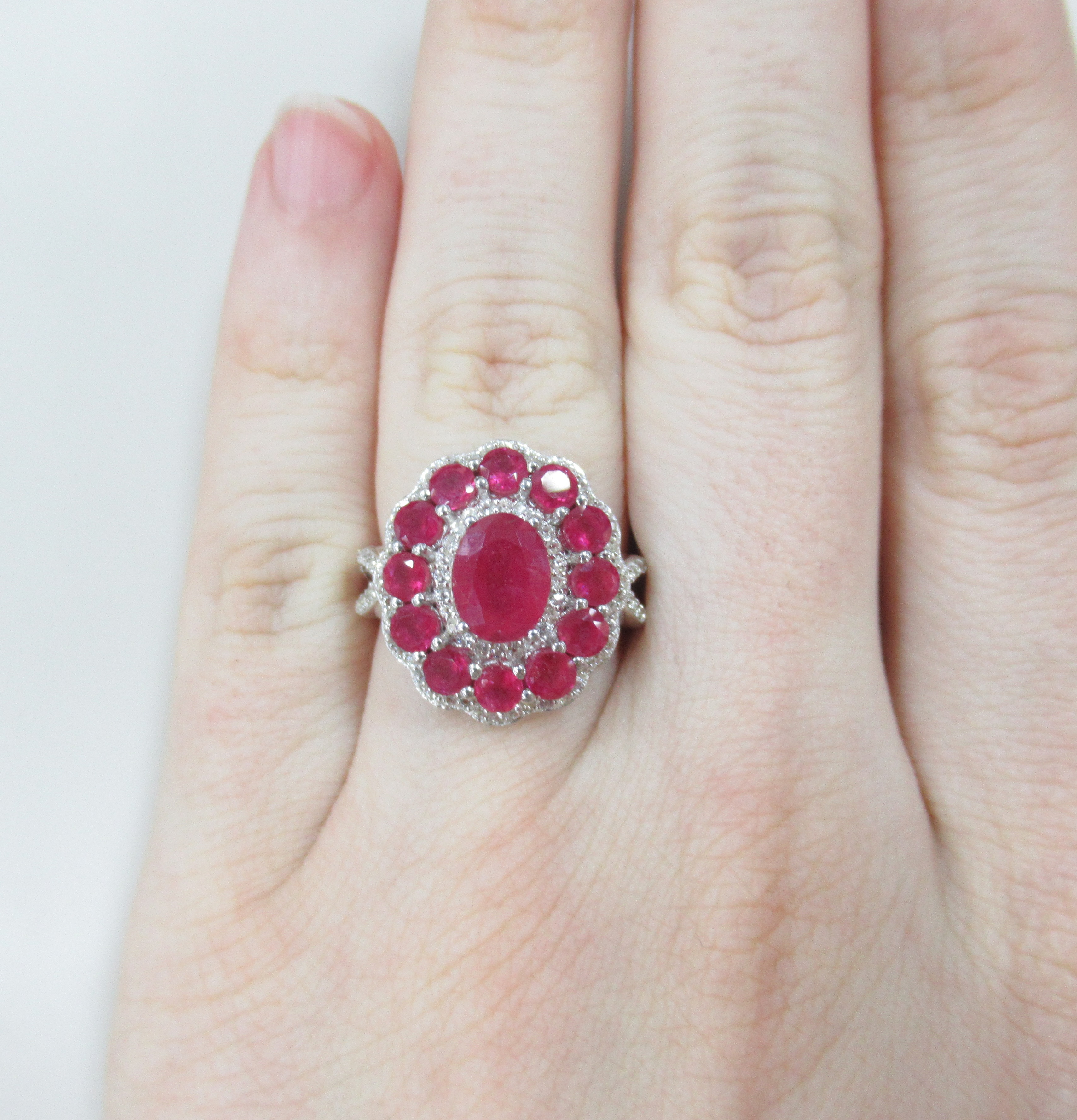 Серебряное кольцо с рубинами